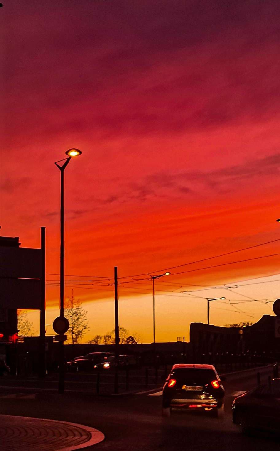Coucher de soleil urbain — photographie de Maysie Maillard